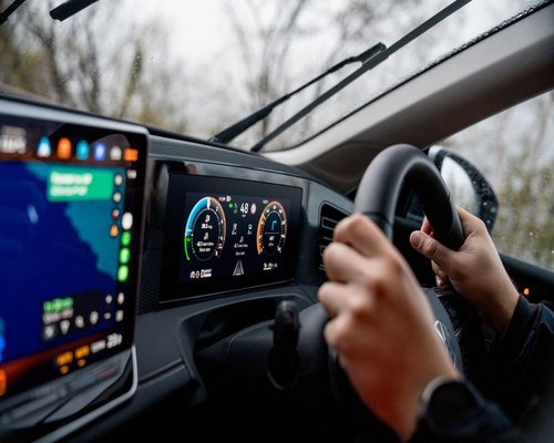 Dashboard interface showing BEGINNERS tutorials and safe digital navigation